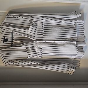 H&M Women's V-neck Blouse, white and black, size 6